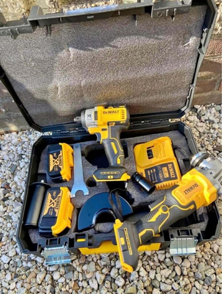 Set DeWALT: Cheie cu Impact + Polizor Unghiular cu Acumulator